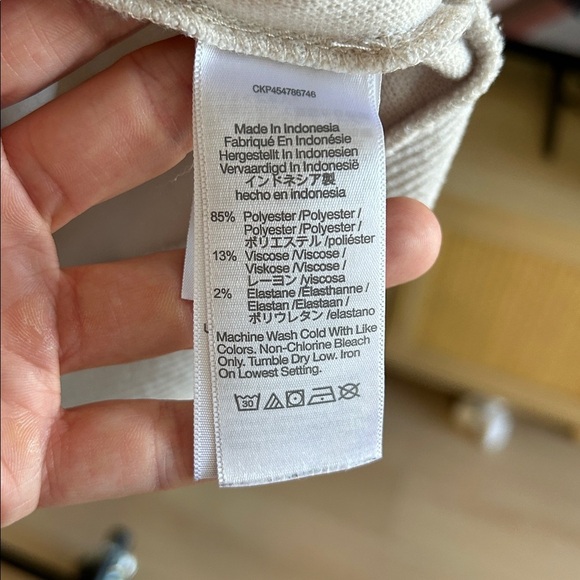 Flawed Madewell Cartigan. Size Large. Flaw is pilling. See all pics. - Picture 9 of 9